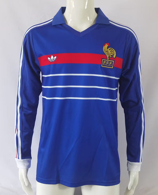 82-84 France home